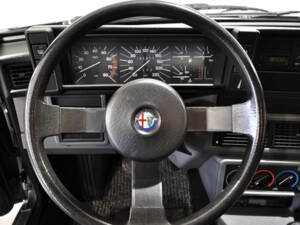 Bild 20/29 von Alfa Romeo 75 1.6 (1987)