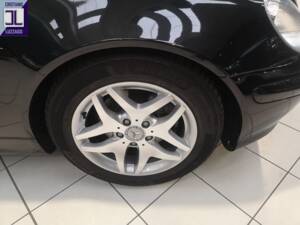Image 24/72 de Mercedes-Benz SLK 200 Kompressor (2003)
