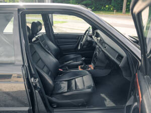 Imagen 27/51 de Mercedes-Benz 190 E 2.5-16 Evolution II (1991)