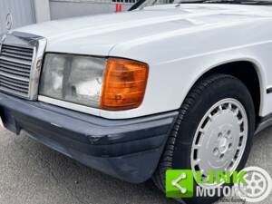 Bild 9/10 von Mercedes-Benz 190 (1987)