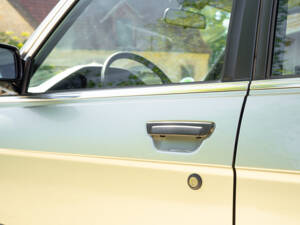 Image 21/63 of BMW 528i (1984)