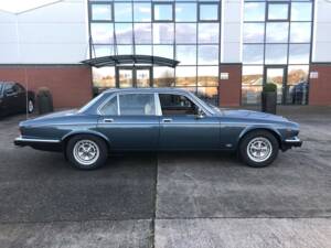 Bild 3/8 von Daimler Sovereign 4.2 (1984)