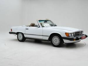 Image 3/15 of Mercedes-Benz 560 SL (1988)