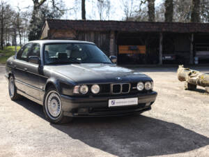 Image 6/97 de BMW M5 (1989)