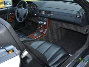 Image 36/50 of Mercedes-Benz 300 SL-24 (1993)