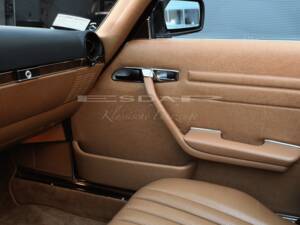 Image 8/23 of Mercedes-Benz 560 SL (1989)