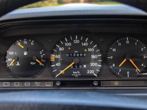 Image 11/15 of Mercedes-Benz 190 E (1990)