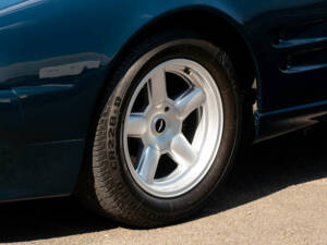 Image 21/50 of Aston Martin Virage Volante (1993)