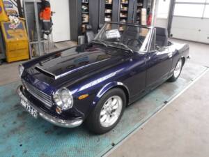 Image 2/50 of Datsun Fairlady 2000 (1968)