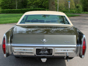 Image 10/30 de Cadillac Coupe DeVille (1972)