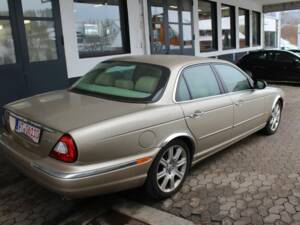 Image 5/24 de Jaguar XJ 8 4.2 (2005)