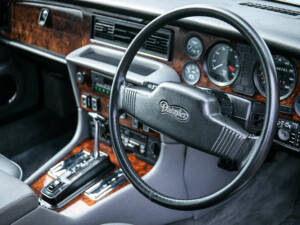 Bild 30/37 von Daimler Double Six (1990)