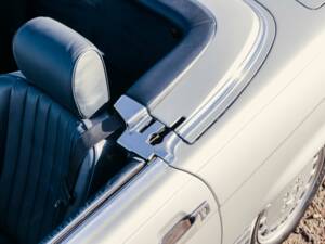 Image 20/50 of Mercedes-Benz 560 SL (1988)