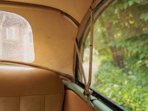 Image 14/29 of Morris Minor 1000 Tourer (1962)