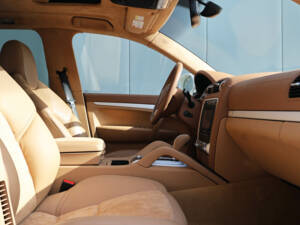 Bild 36/49 von Porsche Cayenne GTS (2009)