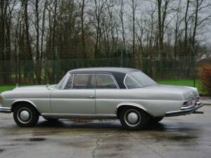 Image 4/5 de Mercedes-Benz 250 SE (1967)