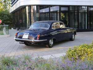 Image 8/57 of Jaguar Mk X 4.2 (1964)