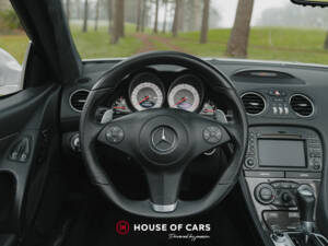 Immagine 23/43 di Mercedes-Benz SL 63 AMG (2008)