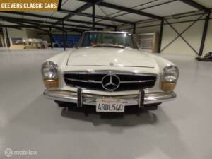 Afbeelding 2/28 van Mercedes-Benz 280 SL (1970)