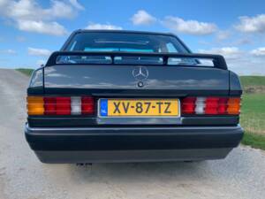 Image 3/5 of Mercedes-Benz 190 E 2.6 (1990)