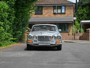 Image 10/50 of Jaguar XJ 6 4.2 (1971)
