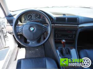 Imagen 10/10 de BMW 728i (1999)