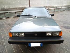 Image 2/67 de Volkswagen Scirocco II GT (1984)