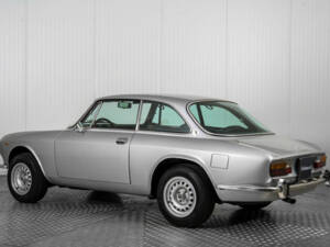 Bild 6/50 von Alfa Romeo 2000 GT Veloce (1975)