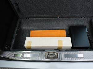 Image 58/75 of Mercedes-Benz E 280 T (1994)
