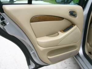 Bild 21/51 von Jaguar S-Type 4.0 V8 (2000)