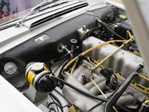 Image 18/50 of Mercedes-Benz 280 SL (1969)