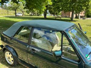 Image 17/22 de Volkswagen Golf I Cabrio 1.8 (1992)