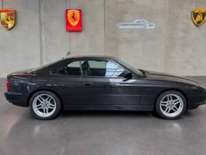 Image 3/14 de BMW 850i (1991)