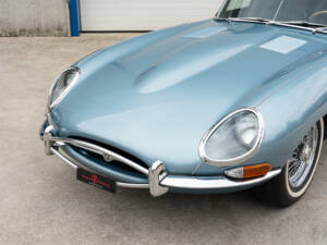 Image 13/81 of Jaguar Type E 4.2 (1967)