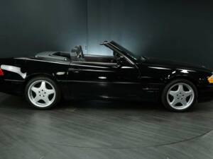 Imagen 9/30 de Mercedes-Benz SL 500 (1998)