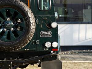 Bild 7/47 von Land Rover Defender 110 Works V8 (2011)