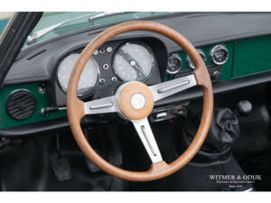 Image 28/40 de Alfa Romeo Spider 1300 (1974)