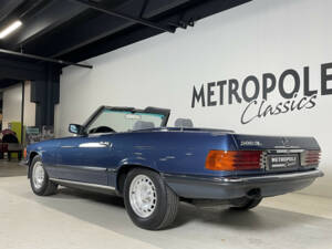 Image 3/28 of Mercedes-Benz 500 SL (1983)