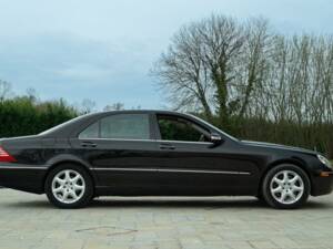 Immagine 4/7 di Mercedes-Benz S 500 4MATIC (2007)