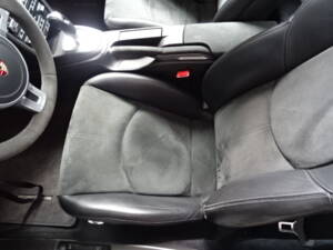 Bild 15/31 von Porsche 911 Carrera 4 GTS (2011)