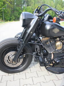 Image 16/33 of Harley-Davidson DUMMY (2004)