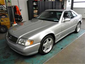 Imagen 2/49 de Mercedes-Benz SL 500 (2000)