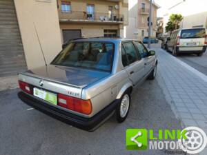 Imagen 10/10 de BMW 318i (1989)
