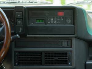 Immagine 39/50 di Alfa Romeo 75 2.0 Twin Spark (1989)