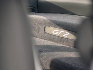 Image 29/36 of Porsche 911 GT2 (2003)