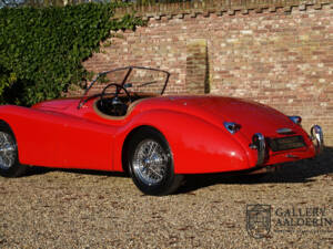 Image 39/50 de Jaguar XK 120 OTS (1954)