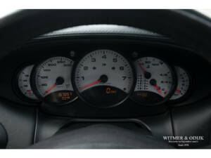 Image 14/28 of Porsche 911 Carrera (2000)