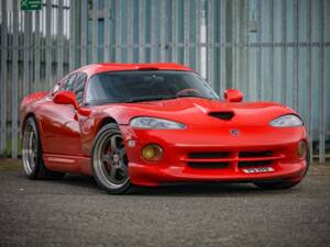 Image 1/8 of Dodge Viper GTS (1997)