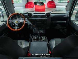 Image 18/25 of Land Rover Defender 90 (2013)