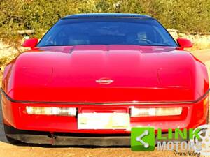 Immagine 4/10 di Chevrolet Corvette Convertible (1990)